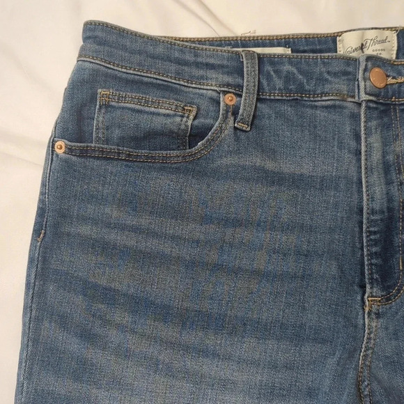 Universal Thread High-Rise Slim Straight Jeans, Color Light Blue Size 16/33S - Picture 4 of 13